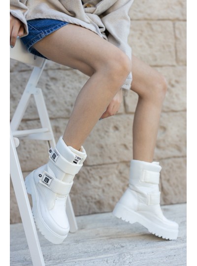 Miah Beyaz Rugan Kar Bot