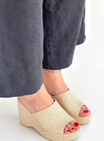 Tlay Bej Hasır Dokumalı Dolgu Topuk Terlik