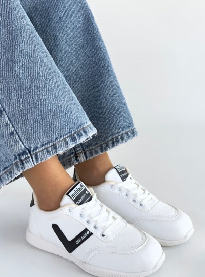 Jowen Beyaz Cilt Siyah Detaylı Bağcıklı Spor Ayakkabı