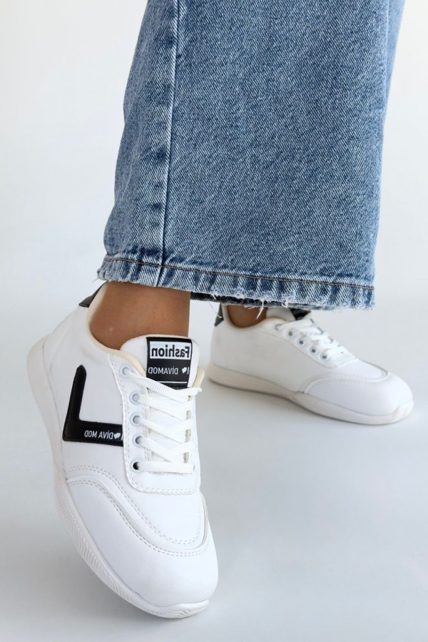 Jowen Beyaz Cilt Siyah Detaylı Bağcıklı Spor Ayakkabı