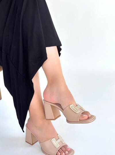 Caren Bej Cilt Topuklu Terlik