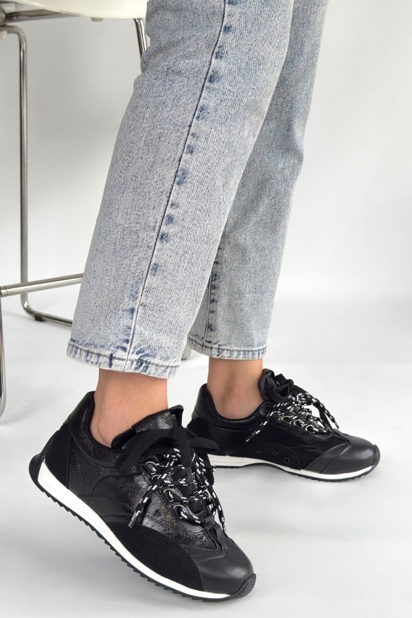 Ranu Siyah Cilt Paraşüt Detaylı Bağcıklı Spor Ayakkabı
